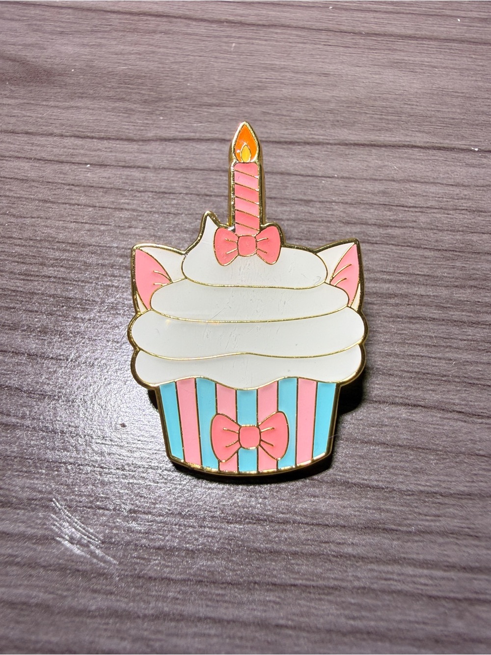 Disney Pins Marie Cupcakes
